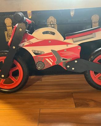 Gioco moto cavalcabile