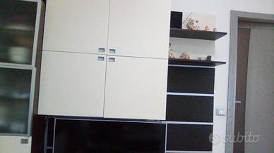 Soggiorno in legno massello