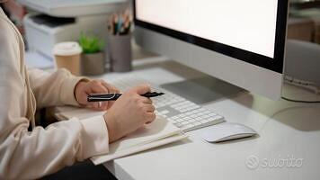 Ghostwriter e correttore di bozze