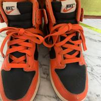 Nike Dunk High Vintage Arancio e Nero