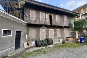 CASA SEMINDIPENDENTE A CIRIÈ