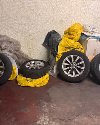 4 cerchi VW 17 “con pneumatici Nexen 235/55 R17