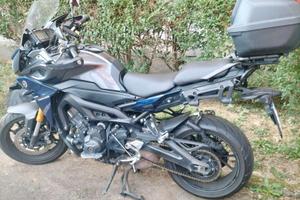 Moto Yamaha tracer 900