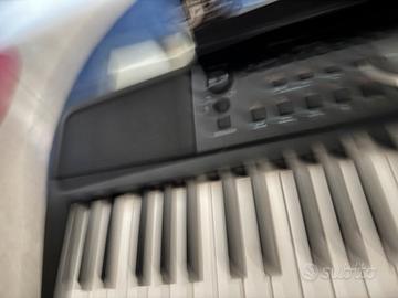 Tastiera Yamaha PRS-E383