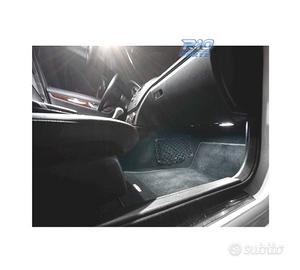 PLAFONI LED PER PIEDI E PORTE PER MERCEDES