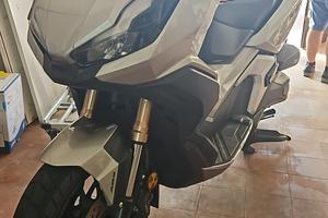 Honda adv 350