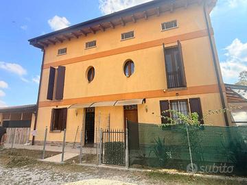 Villa di 150 m² con più di 5 locali e box auto a S