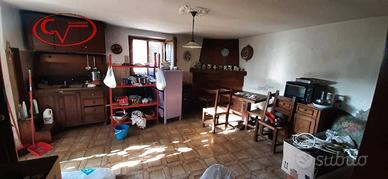 Casa indipendente di 70 m² con 4 locali e box auto