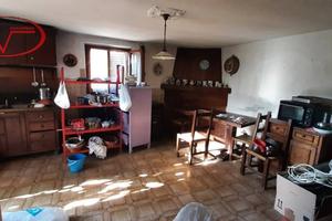 Casa indipendente di 70 m² con 4 locali e box auto