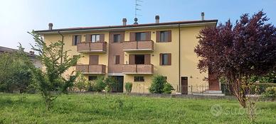 Bilocale con box a Colorno. Tel: 388 445 3142