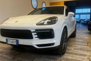 PORSCHE Cayenne 3.0 V6