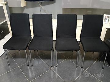 4 sedie rivestite con federe. 