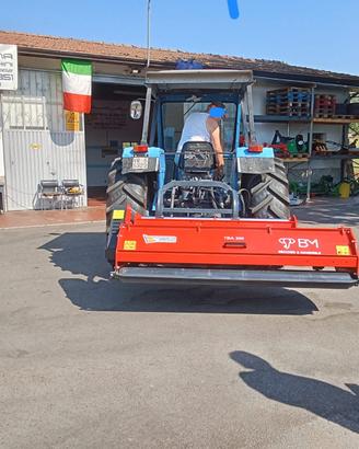 trincia erba B&M TBA 200 con spostamento idraulico