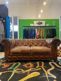 Divano + poltrona Chesterfield