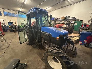 TRATTORE NEW HOLLAND TN 75