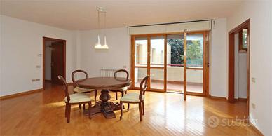 VIA ZARINI - 4 VANI CON TERRAZZO E AMPIO GARAGE