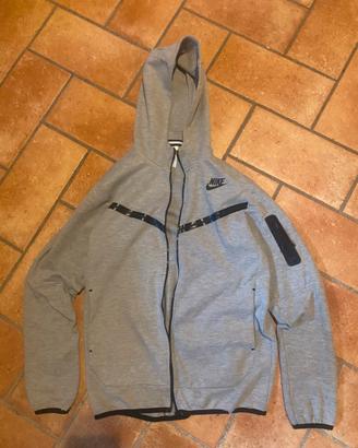 Nike tech
