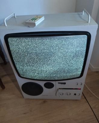 Televisore analogico Brionvega vintage di design