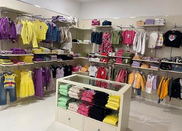 ARREDAMENTO NEGOZIO ABBIGLIAMENTO PREZZO TRATTAB.