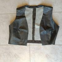 Gilet smanicato nero ecopelle – Costume Carnevale 