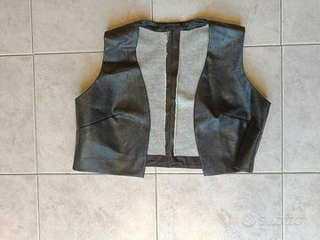 Gilet smanicato nero ecopelle – Costume Carnevale 