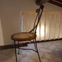Sedie in metallo e legno
