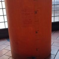 Contenitore in vetroresina per vino