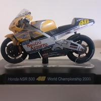 Modellino HONDA NSR 500 2000 di Valentino Rossi