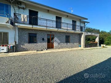 CASA SEMINDIPENDENTE A CARISIO