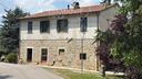 casale-in-pietra-su-due-livelli-con-terreno