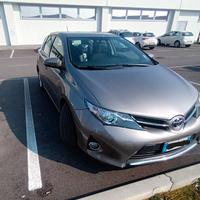 Toyota Auris 2013 diesel  2000cc