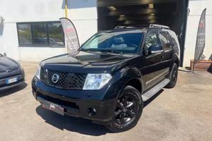 NISSAN Pathfinder 2.5 dCi LE Platinum