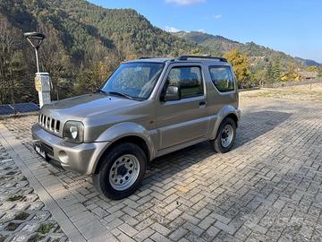 SUZUKI Jimny 1.3i 16V cat 4WD JLX Special condiz