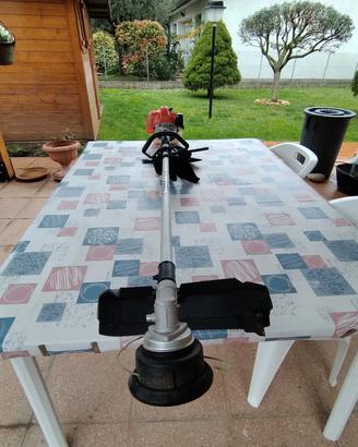 Decespugliatore / tagliabordi a scoppio