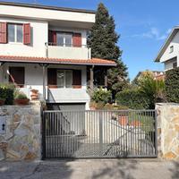 PORZIONE DI BIFAMILIARE A MOZZAGROGNA