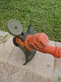 Decespugliatore elettrico Black and  Decker Besta