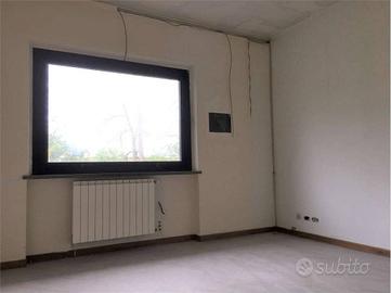 Immobile di 100 m² con più di 5 locali a Capannori