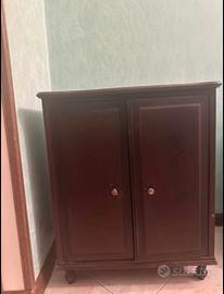 Mobiletto in legno