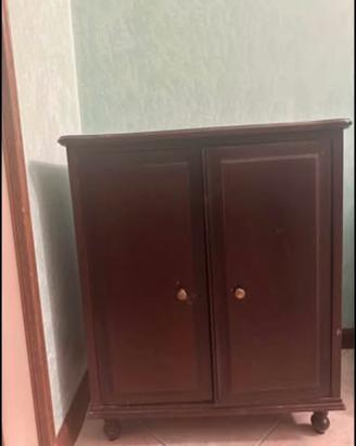 Mobiletto in legno