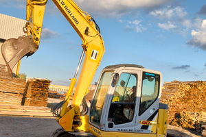 New Holland E 80_2MSR anno 2011