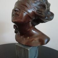 V. Aurisicchio. Scultura in bronzo Dea Bendata