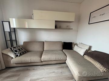 Divano e mobile salotto