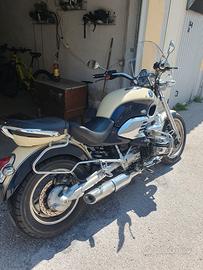 moto BMW r 1200 c custom