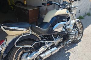 moto BMW r 1200 c custom