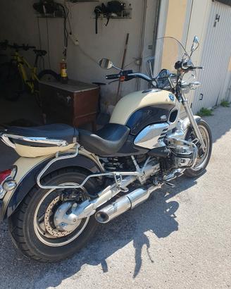 moto BMW r 1200 c custom