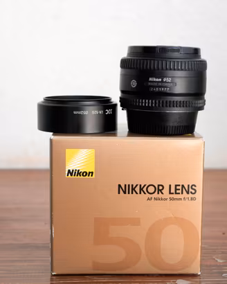 Nikon AF 50mm f/1.8 D + paraluce (No Nikon)