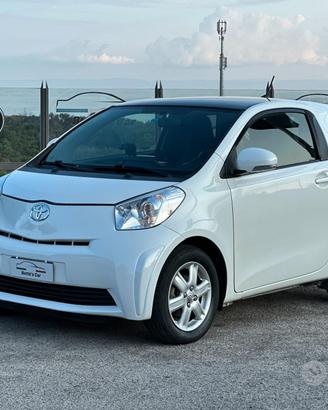Toyota iQ 1.0 Lounge CVT 2012 Automatica