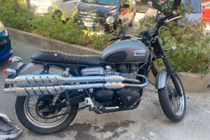 Triumph Scrambler 900 del 2013 - tutta originale