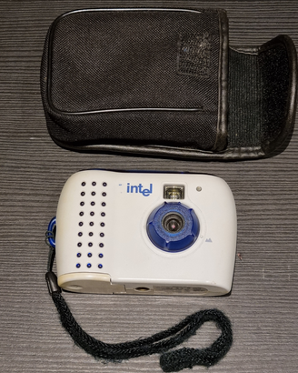 Vintage 2001 Intel CS630 Digital Camera