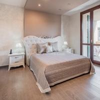 Camera matrimoniale completa in stile moderno